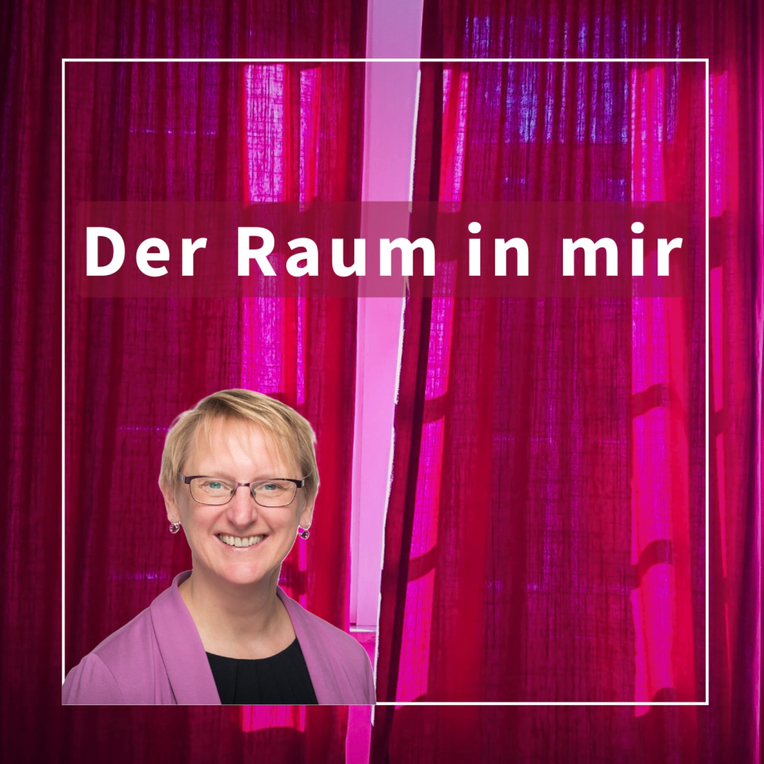 Der Raum in mir_Portrait vor rotem Vorhang